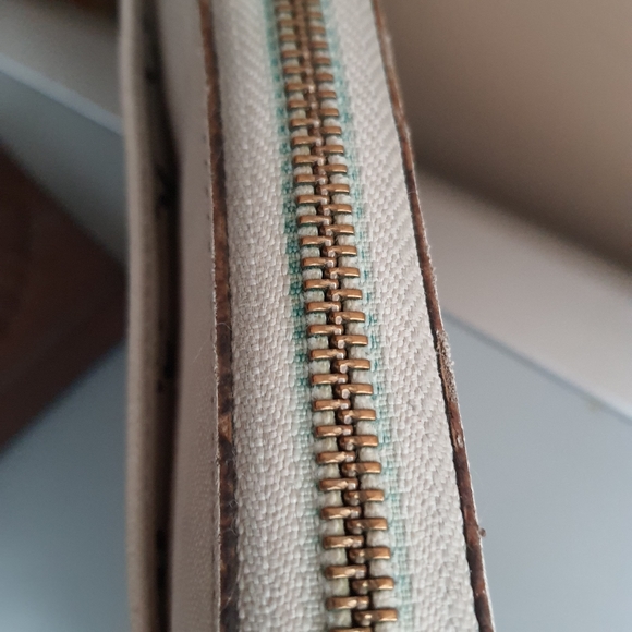 Kate Spade long Wallet - Picture 4 of 8